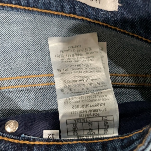 Guess jean shorts - Picture 2 of 3